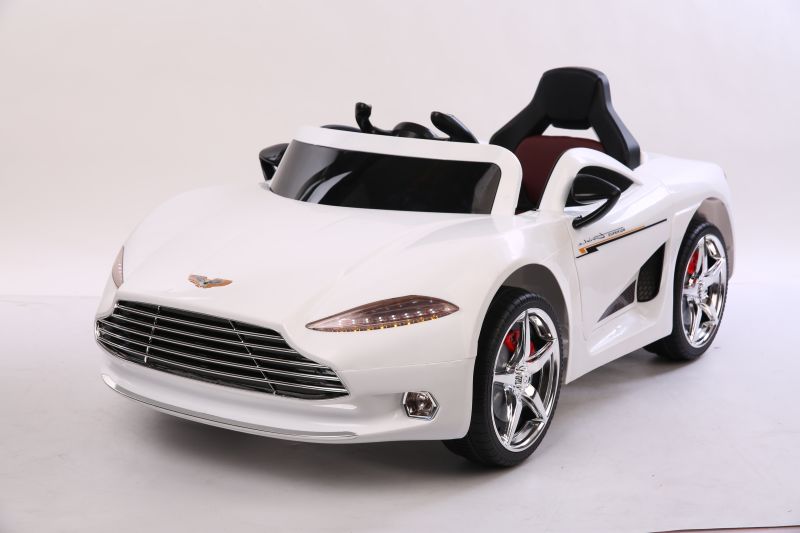 Автомобиль Aston Martin FLSeat YHF3913 Белый Автомобиль Aston Martin FLSeat YHF3913 Белый