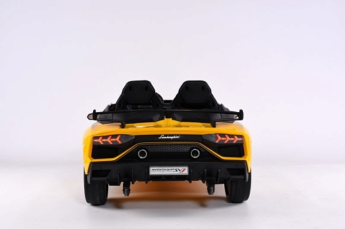 Автомобиль Lamborghini Aventador 019 Желтый Автомобиль Lamborghini Aventador 019 Желтый
