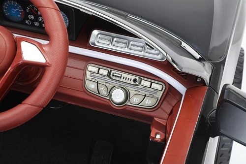 Автомобиль Mercedes Benz Maybach S600 6108 Черный краска Автомобиль Mercedes Benz Maybach S600 6108 Черный краска