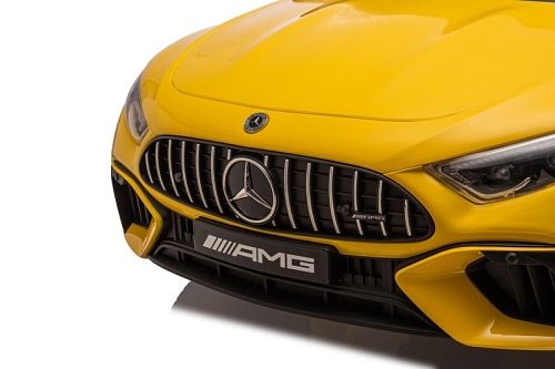 Автомобиль Mercedes Benz DK SL63 Желтый краска Автомобиль Mercedes Benz DK SL63 Желтый краска