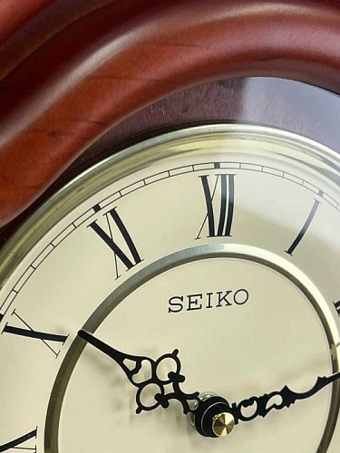 Настенные часы SEIKO QXH118BN с боем и мелодией Настенные часы SEIKO QXH118BN с боем и мелодией