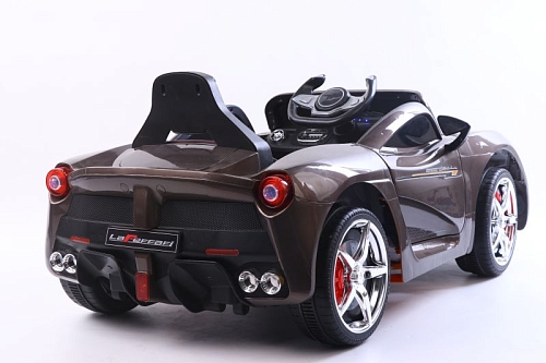 Автомобиль Aston Martin FLSeat YHF3913 Коричневый краска Автомобиль Aston Martin FLSeat YHF3913 Коричневый краска